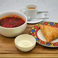 "Borscht" with beef "Samsa"(Russian・Uzbek)
コーヒーor紅茶orオレンジジュース