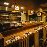 日本酒や焼酎、サワーなど九州のお酒が多数取り揃えられています。特に日本酒は専門知識を持つスタッフが料理に合うものだけを厳選。みやざき地頭鶏と日本酒の上質なマリアージュを楽しめます。