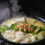 うまか屋自慢の黒毛和牛もつ鍋、地鶏を堪能いただけるコース。2.5H飲放題付き。心ゆくまでお楽しみください