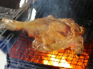 職人の技で丁寧に焼き上げた『みやざき地頭鶏のごて焼き』