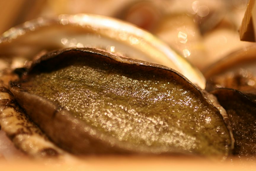 調理ライブとグルメ素材の天ぷら、カジュアルなおもてなしに