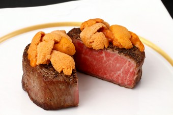 A5ランク飛騨牛炭火ステーキ×北海道産バフンうに『松喜オリジナル　うに牛』