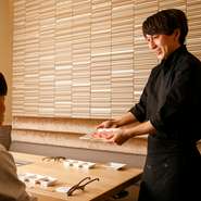 ゲストファーストとモットーに、丁寧な接客でもてなす