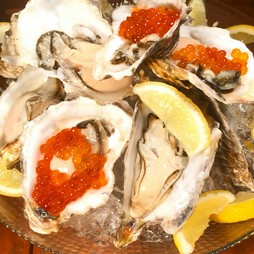 全国の漁港より直送！新鮮生カキ