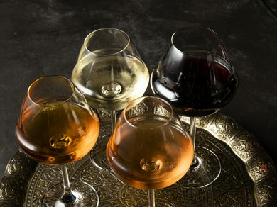 時代を超えて受け継がれる特別な土地のワインを直輸入