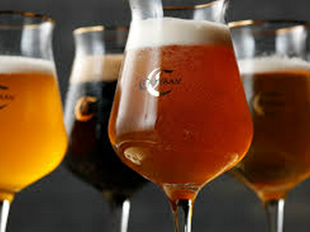 飯能河原の断岸絶壁に立つブルワリーのクラフトビール