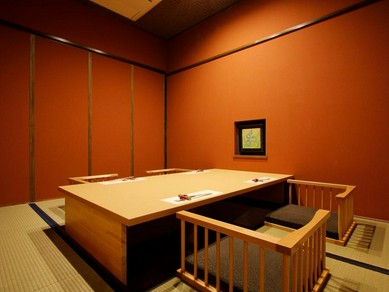 落ち着いた空間の中で、“上級者のもてなし”が叶う日本料理店