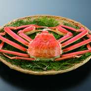 蟹を食べ尽くす贅沢な極み、13200円。ハレの日・ 接待・ご宴会・お祝い事に相応しいお席をご提供致します。