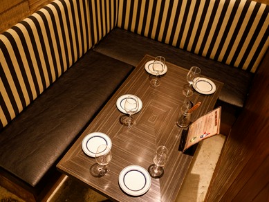 個室でまったりと美味しい料理とワインを楽しみましょう。