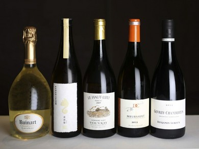 軽やかで繊細な季節の料理と、厳選ワインの絶妙なペアリング