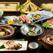 「真の板前がつくる本格和食が味わえるくつろぎの空間。」が店のコンセプトです。三重県尾鷲漁港から取り寄せる新鮮魚介や、目利きで選ぶ牛肉を使った逸品料理が存分に堪能できます。