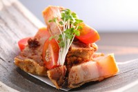 トンカツ・角煮・生姜焼が一つになった料理です
写真はイメージです