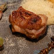 地物を中心に全国の旬の食材で作り出す季節の前菜　様々な手法を用いて最高の一皿へと昇華させます。