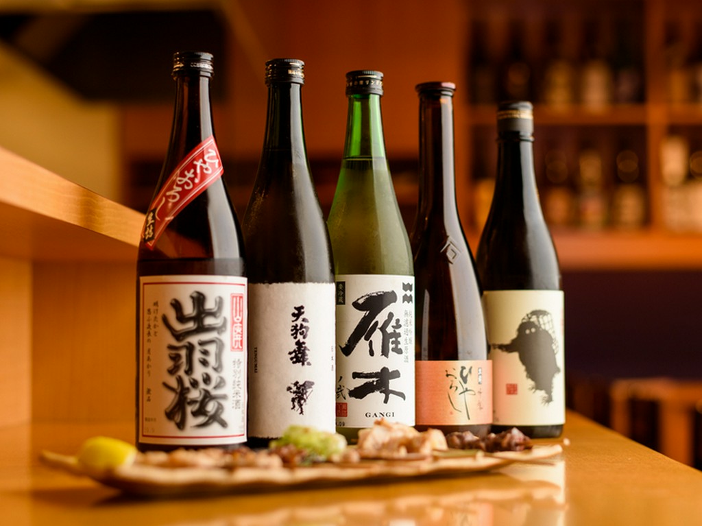 銘柄にはあえてこだわらず、おいしい日本酒をどんどん品揃え