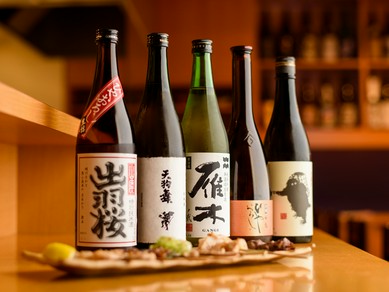 銘柄にはあえてこだわらず、おいしい日本酒をどんどん品揃え