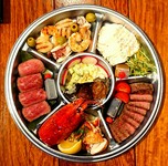 メニュー一例
・鶏のシュプレームのスーヴィッド
・和牛握り
・サーロインステーキ
・魚介類のグリエ
・オマール海老の白ワイン蒸し
・和茸のバーニャカウダ