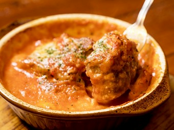 手間ひま惜しまずつくり上げた凝縮された旨みを満喫！　『ミートローフトマト仕立て』