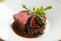 季節の最高の食材を使ったディナーコースをランチタイムで・・・
大切な日のご会食に
