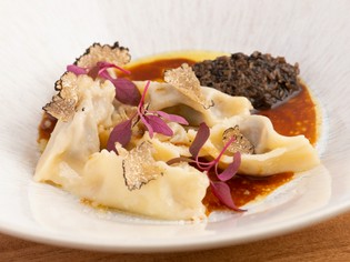 『アニョロッティ・デル・プリン　黒トリュフのペースト添え』