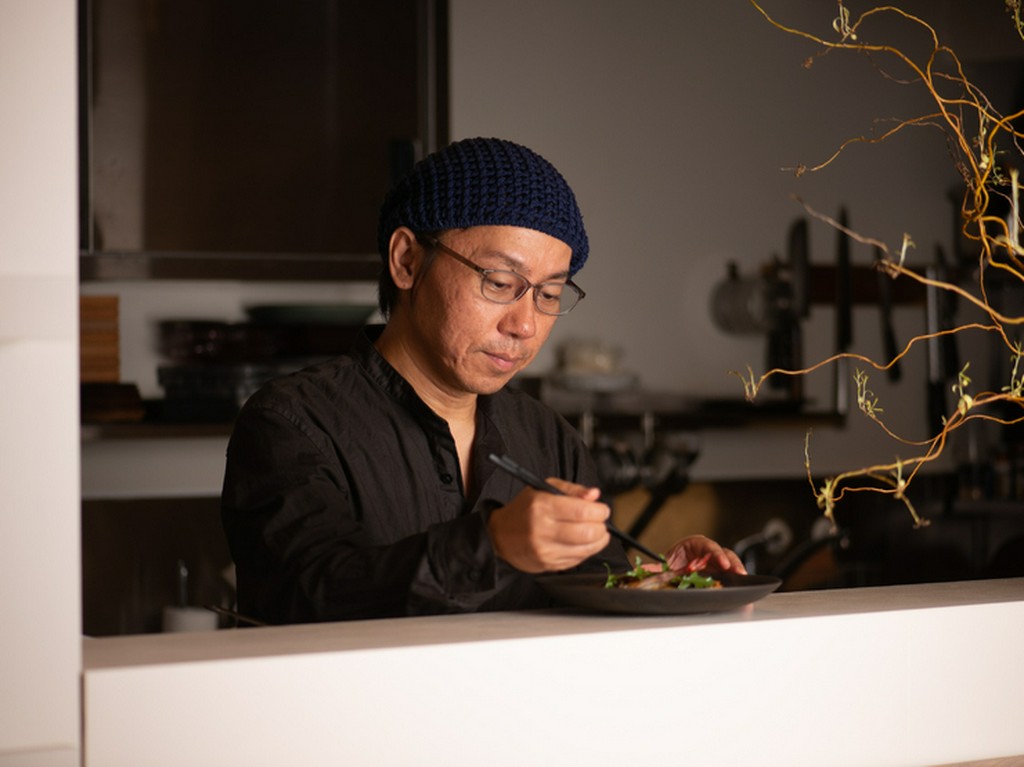 コース全体の流れを重視し、料理を提供するタイミングにも配慮