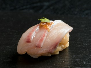 佐賀県産の米と赤酢で仕上げる、江戸前の粋な「シャリ」