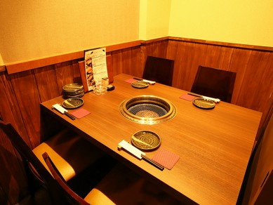 2人で1つのロースターを囲めば、会話も盛り上がるハズ