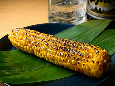 秘伝醤油塗り焼きとうもろこし