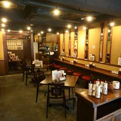 少人数から40名程度の宴会にも対応。駅からすぐの立地も魅力