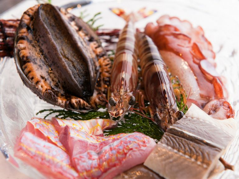 旬の食材が味わえる