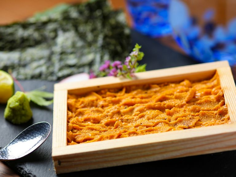 口の中で甘みが「ジュワ〜」と広がる『淡路由良うに』