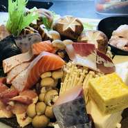 小鉢・鍋・造り盛り・〆の雑炊かうどん・デザート