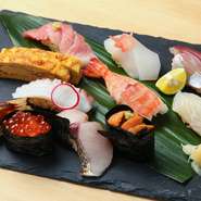 大将が自信を持ってオススメする、豪華10貫盛り合わせです。