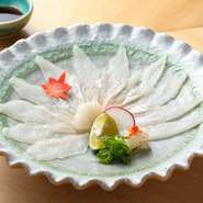 脂がのった旨いあなごを各地より用意。透明感のある白身に深い旨み。あなごの素材としての魅力を、まずは“造り”で楽しんでみませんか。