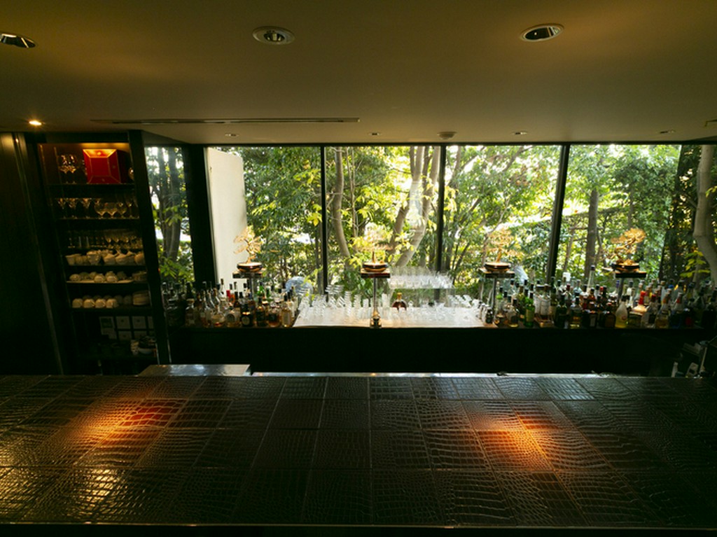 窓からの美しい眺めに癒やされる、プライベートなひととき