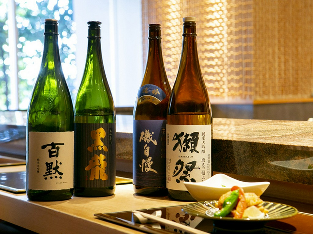 人気の銘柄＆季節ものやトレンドをおさえた日本酒がラインナップ