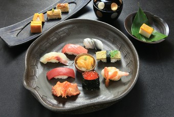 旬の味覚を心ゆくまで味わえる『特撰にぎり』