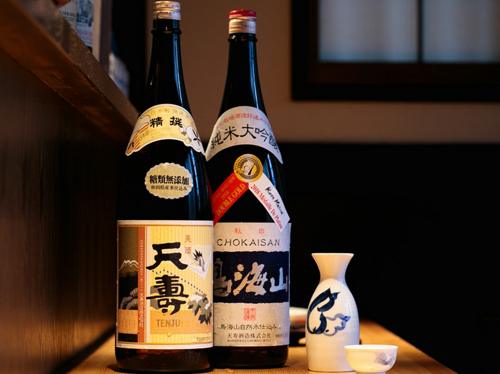 秋田の蔵元から直接買い付ける、店主こだわりの日本酒を堪能