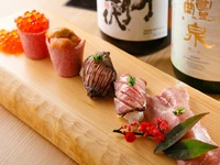 ・飛騨牛×イクラらこぼれ軍艦
・馬喰炭火タタキにぎり
・炙り厚切りタンにぎり
・飛騨牛×ウニ軍艦
・炙りトロサーロイン一本にぎり