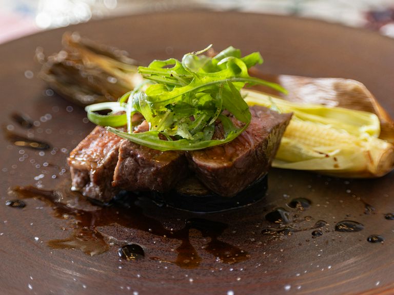 仕入れたお肉の旨みを最大限引き出すような『季節の肉料理』
