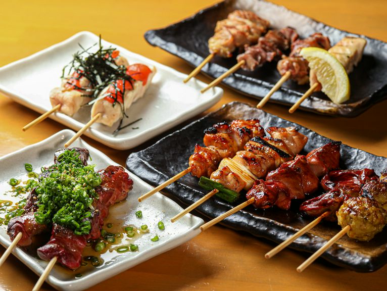 鮮度の良い鶏を、絶妙な火入れで焼き上げた『串焼き』