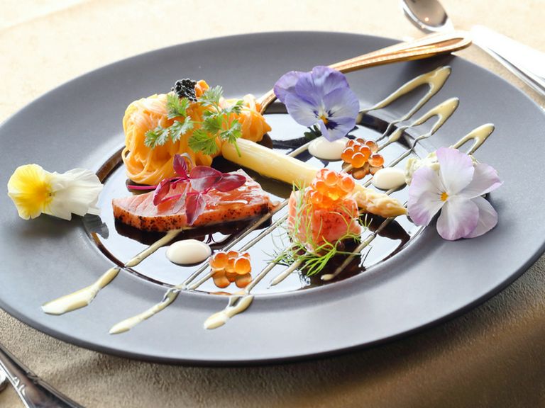 唯一無二の美味しさを織り成す珠玉のフレンチ