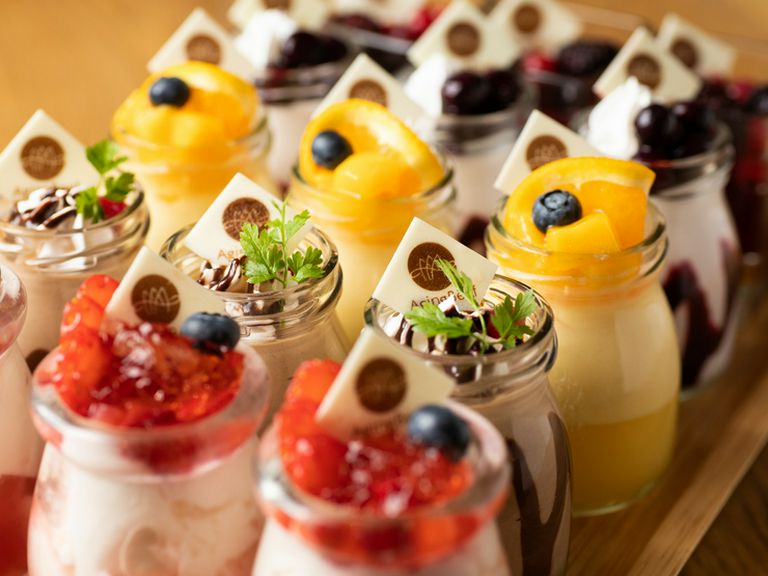 華やかな『本日のグラススウィーツ』