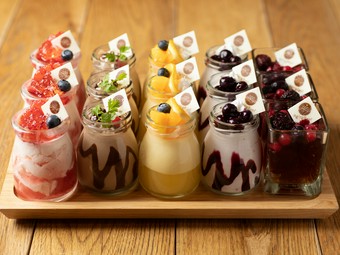 華やかな『本日のグラススウィーツ』