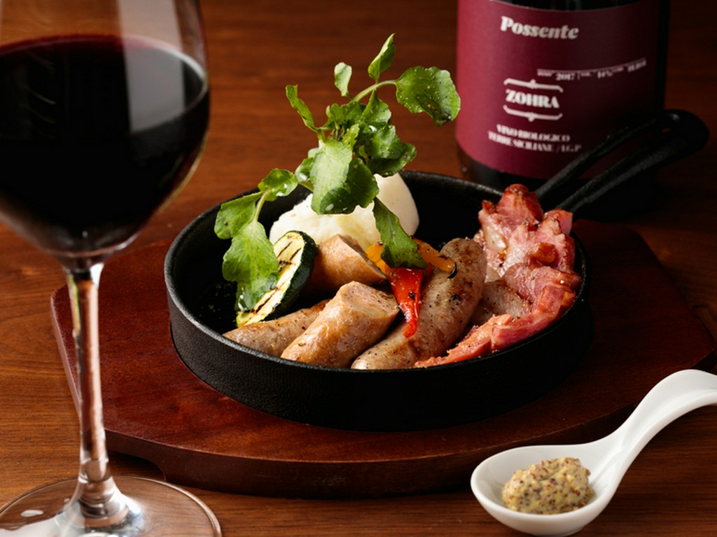 さまざまなワインとの相性抜群『蔵王豚ソーセージと厚切りベーコンの盛り合わせ』