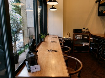 幅広いシーンで利用できる、JAZZの流れるゆったりとした空間