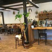 美味しいランチとこだわりのコーヒーの両方を味わえる『ランチ珈琲セット』が、至福のひと時へと誘います。
ママ友やサークルの集まりなどグループでの利用もできます。
＊ランチご利用は同時間４名様まで＊