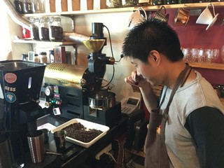 【Fusuku Coffee】オーナー賦句　孝司(フスク　コウジ)氏