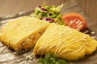 1つ1つ丁寧に焼き上げる、一切の妥協をしないオムレツ。
ひきわり納豆とマヨネーすの調和が最高。