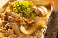 B級グルメコンテンストでグランプリを獲得した『十和田バラ焼き』

牛バラ＋玉ねぎというシンプルな料理ですが、タレには非常にこだわっており、おつまみにもおかずにもなってしまう万人受けしやすい一品。