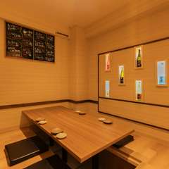 最大6名さままで座れる大きな個室も